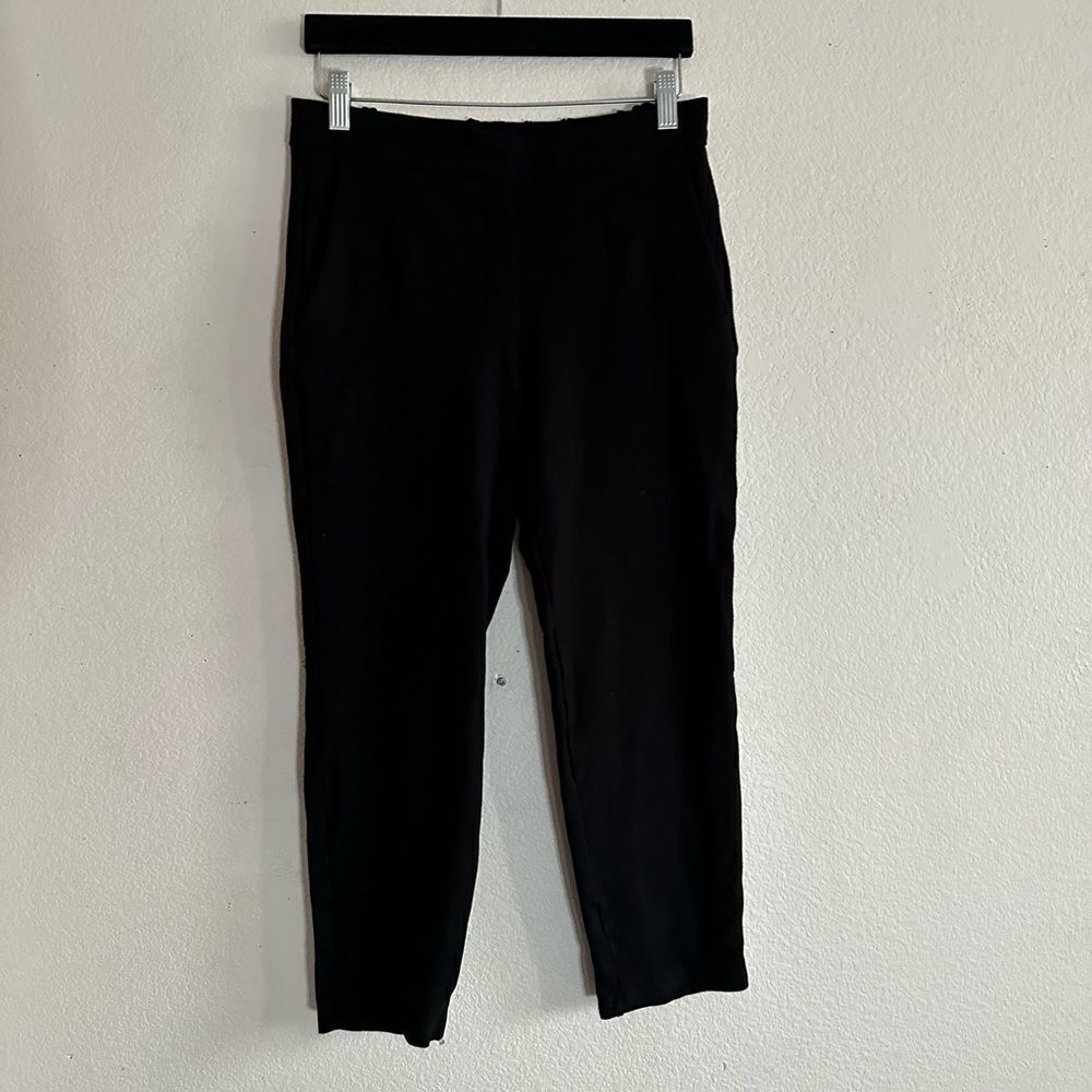 Aritzia Babaton Cropped Black workwear pants / tapered slacks